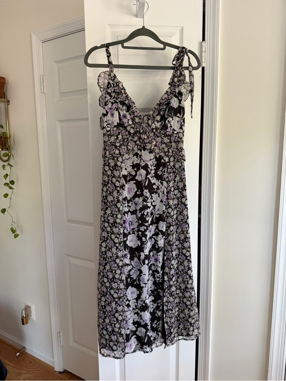 Lulus NWT Black Lavender Floral Ruffle Tie Strap Maxi Dress S
